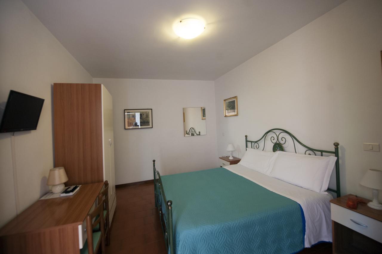 Hotel Athena Сполето Экстерьер фото