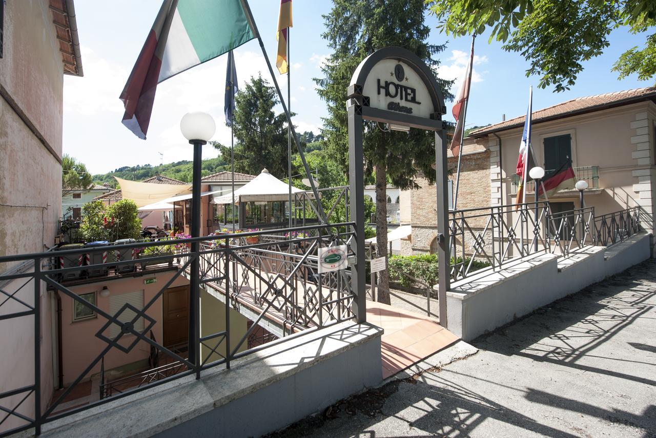 Hotel Athena Сполето Экстерьер фото